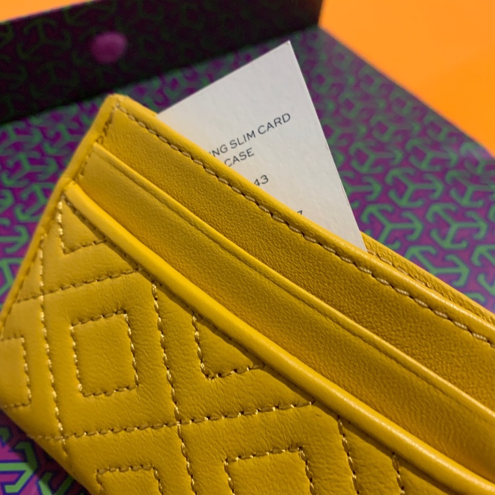 Authentic Tory Burch Quilted leather slim card cs - Picture 8 of 8